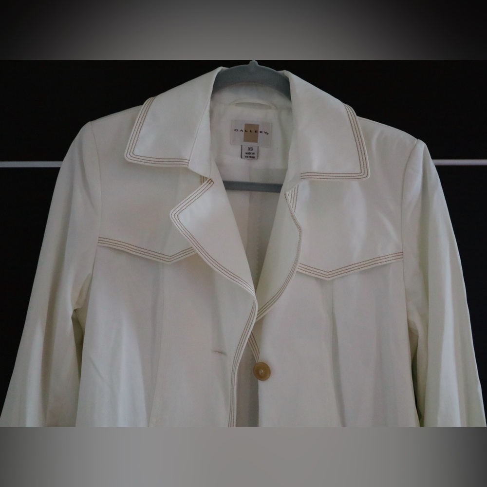 White Gallery Rain Coat (XS)